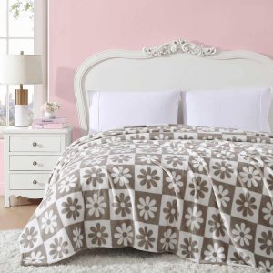 Betsey Johnson Daisy Check Fleece Throw